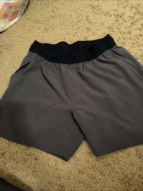 Men's Athletic Quick-Dry Shorts with Black Elastic Waistband - Gray